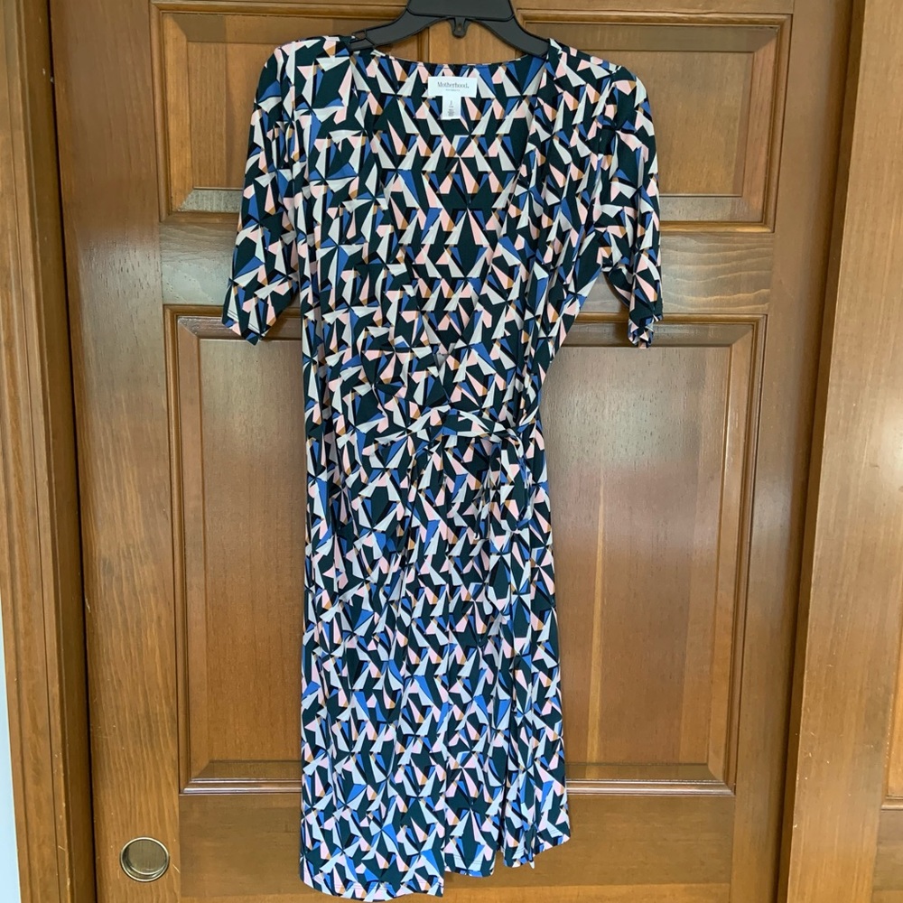 Motherhood Maternity wrap dress 💕💙🖤